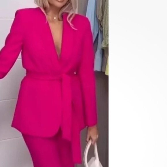 Zara XS fuchsia tuxedo collar blazer with belt. - Picture 4 of 12